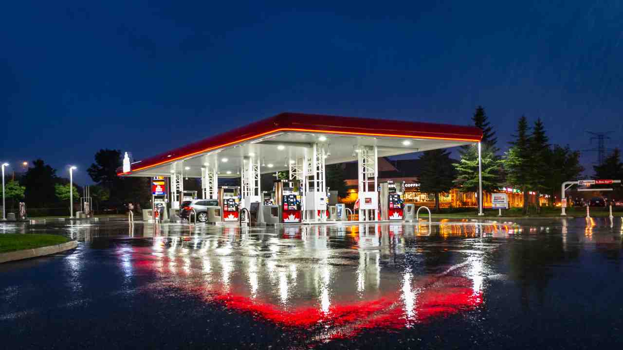 Benzina, stazione di servizio