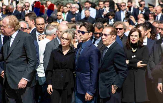 Pier Silvio e Marina Berlusconi assurdo