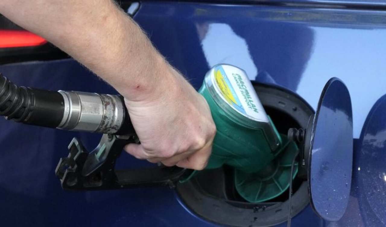 Il trucco del tradimento per la benzina