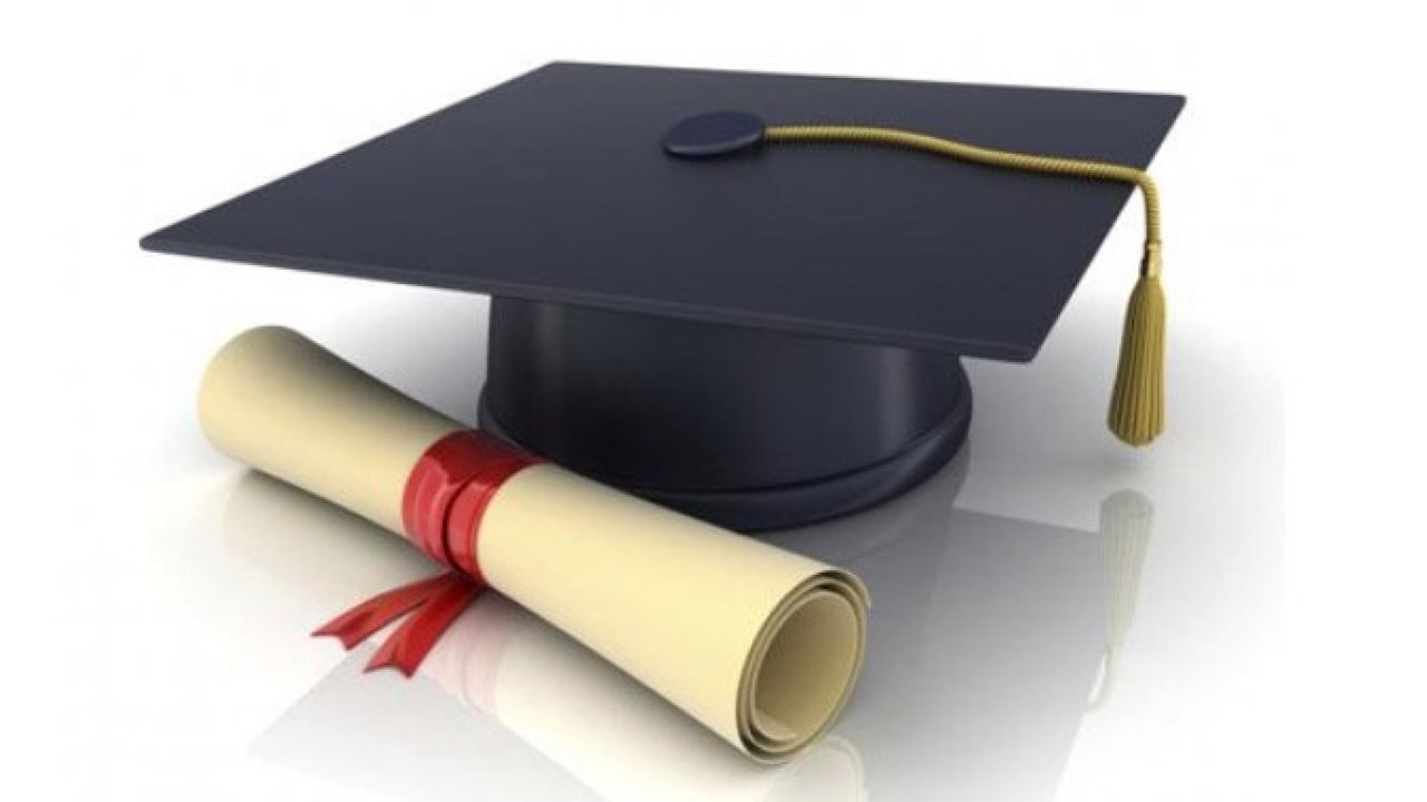 Laurea, la verità sugli stipendi in Italia è diversa da quello che si