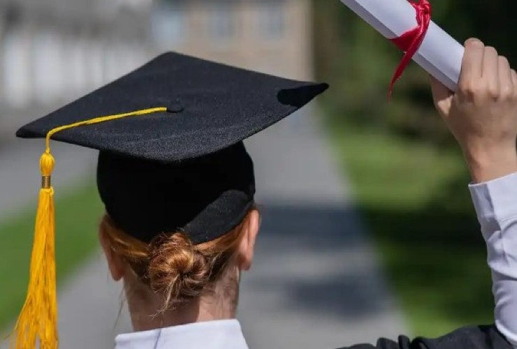 Laurea, la verità sugli stipendi in Italia è diversa da quello che si