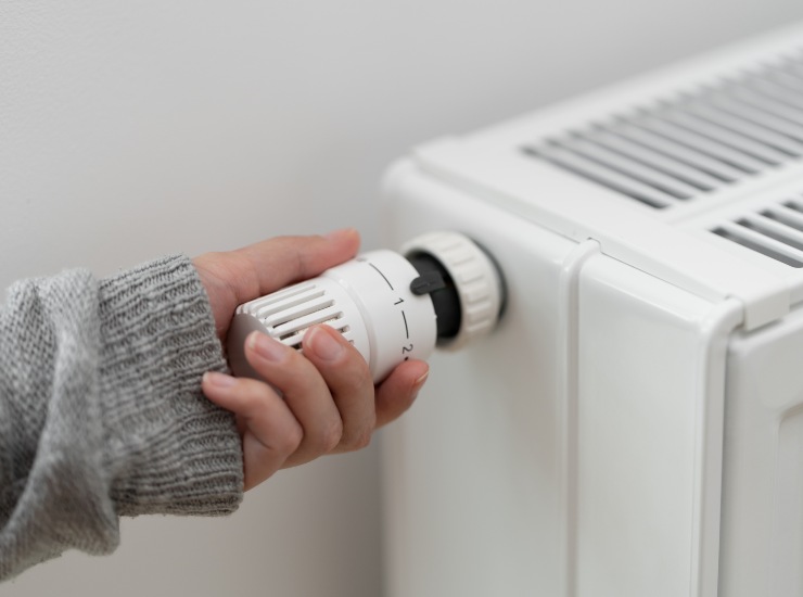 termostato sul termosifone risparmio riscaldamento