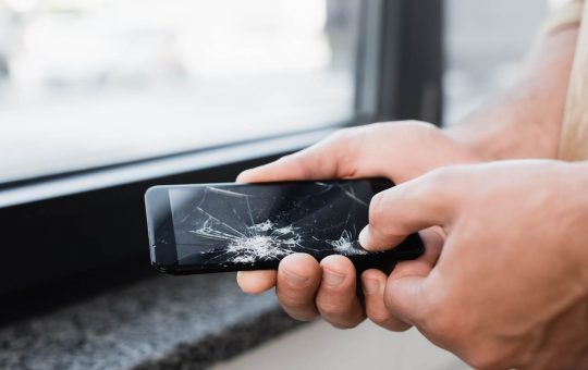 Un aiuto speciale per lo smartphone danneggiato